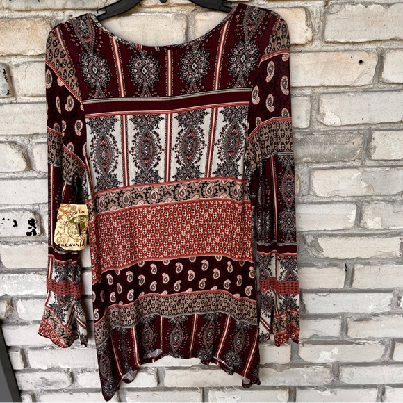 One world woman long sleeve  petite top NWT - Picture 2 of 5